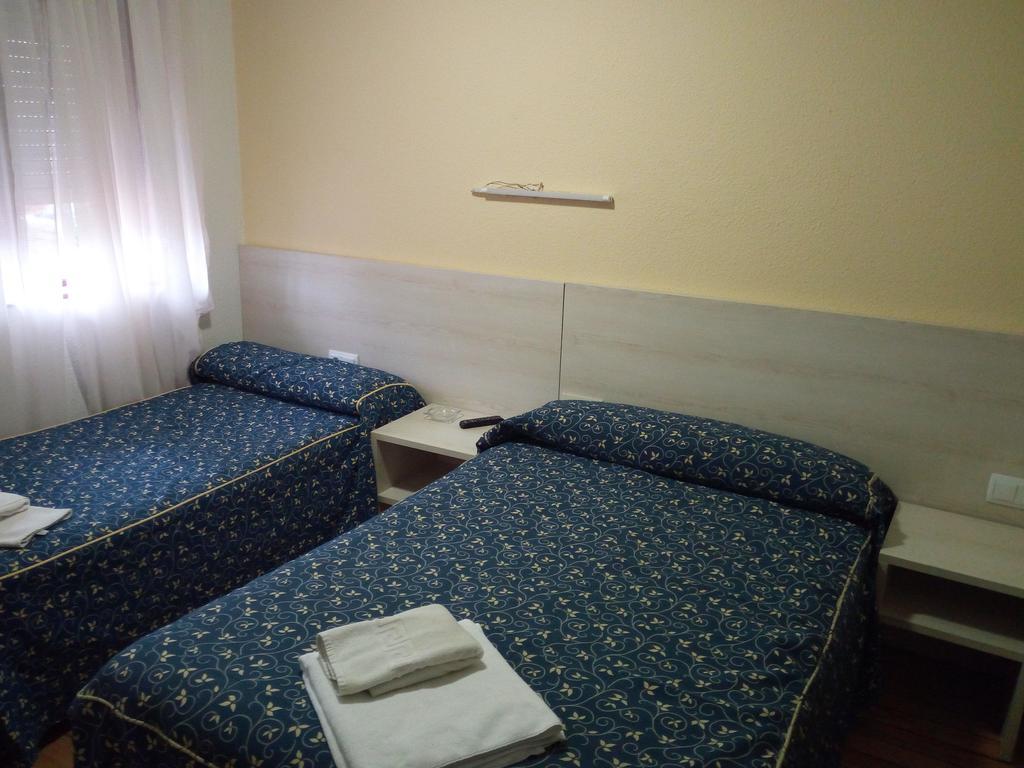 Pension La Principal Торрелавега Екстер'єр фото
